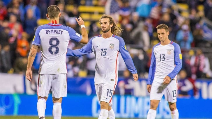Сборная США празднует победу, USA TODAY Sports