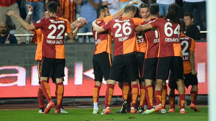 "Галатасарай" празднует гол, goal.com