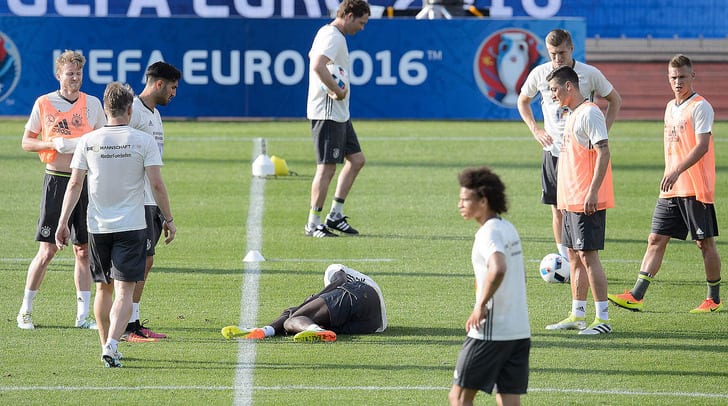 Антонио Рюдигер травмировался во время тренировки / dfb.de