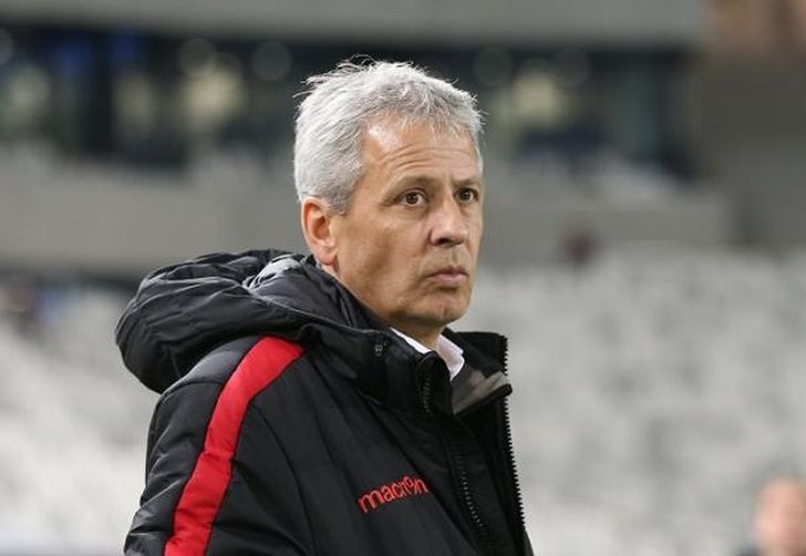 Люсьен Фавр, L'Équipe