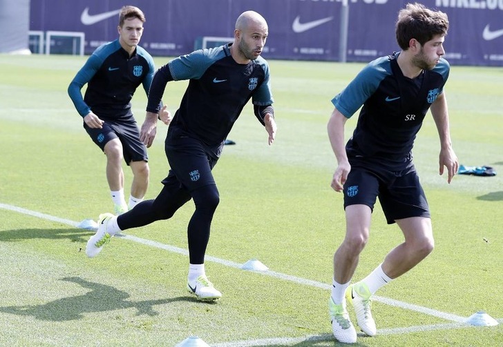 Хавьер Маскерано (в центре), fcbarcelona.com