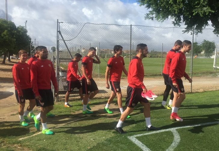 Игроки "Севильи" на тренировке, sevillafc.es