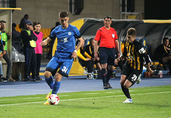 Евгений Ткачук (слева), fcirtysh.kz