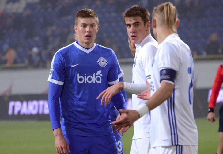 Артем Довбик (слева), fc-dnipro.com.ua