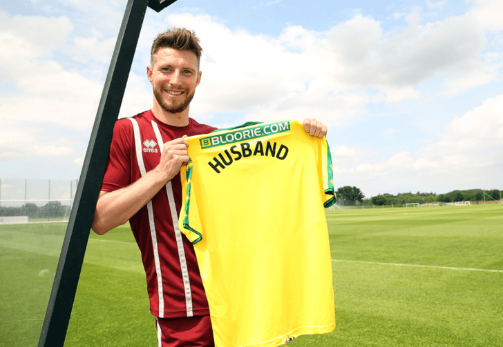 Джеймс Хазбенд, canaries.co.uk