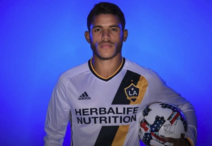 Хонатан Дос Сантос, lagalaxy.com