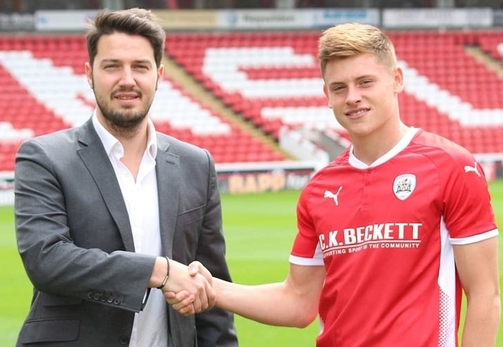 Харви Барнс (справа), barnsleyfc.co.uk
