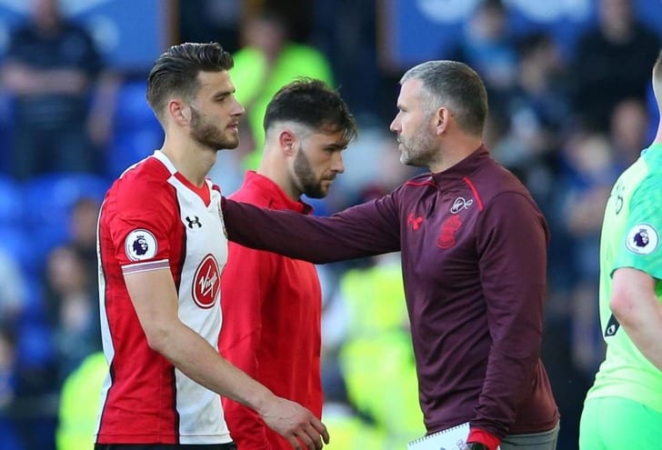 https://talksport.com/football/451988/southampton-mark-hughes-kelvin-davis-talksport/