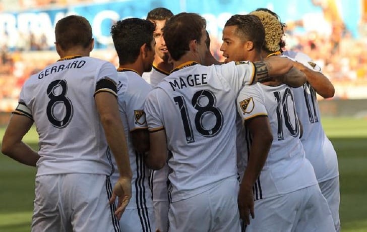 Игроки "Гэлакси" празднуют гол, lagalaxy.com